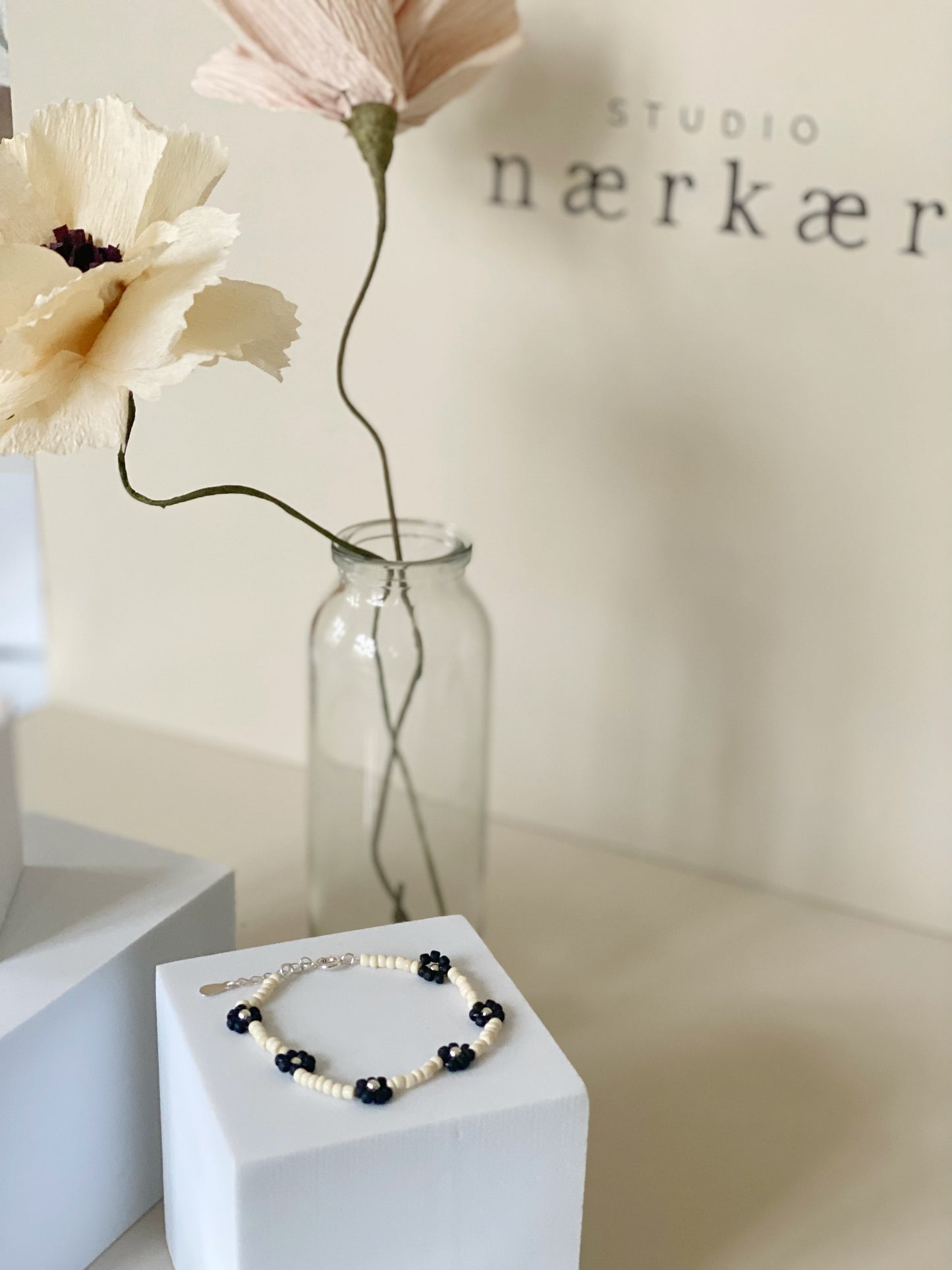 ‘Ebony & Ivory No. 01’ armbånd