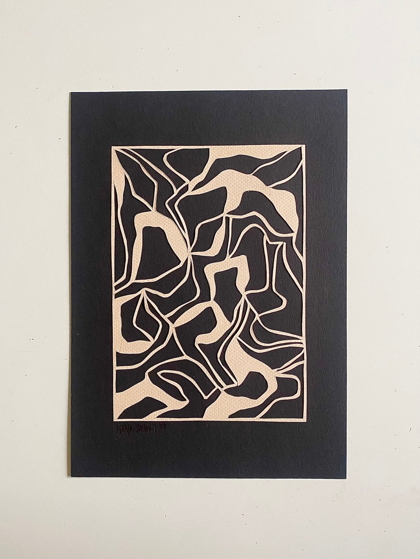 A4 Sort/beige papercut
