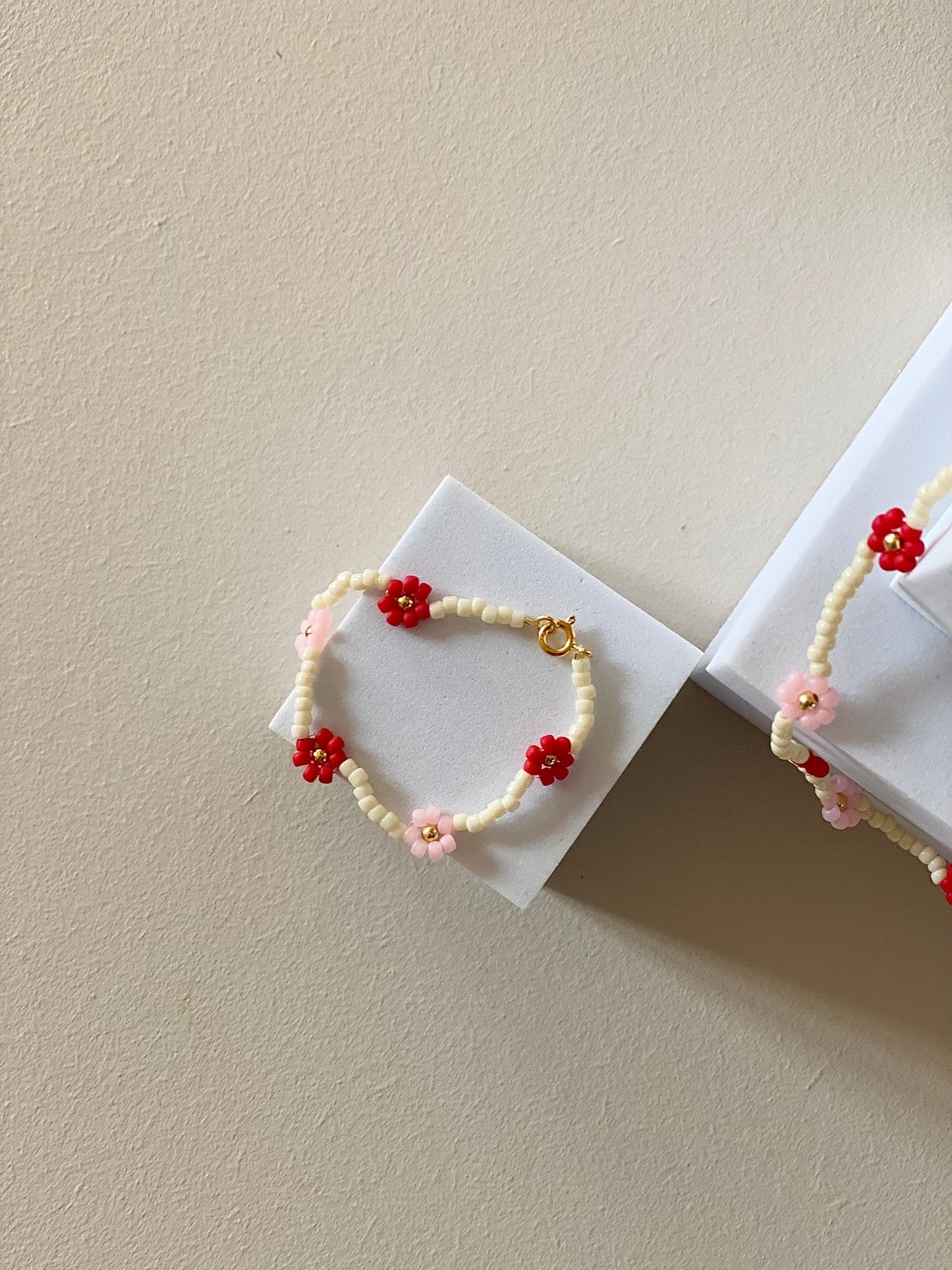 ‘Roses’ red&pink barn armbånd