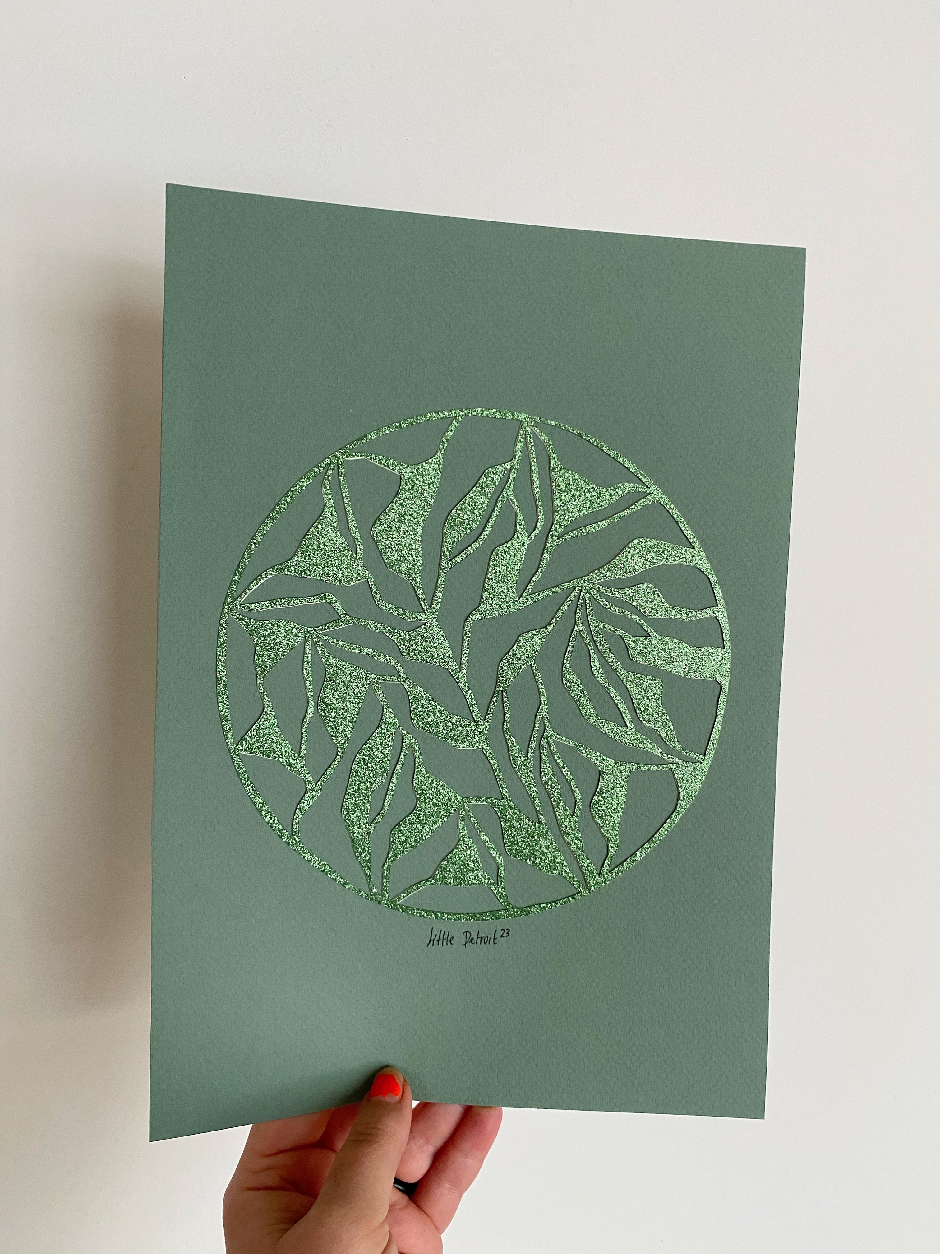 A4 papercut grøn glimmer/støvet grøn