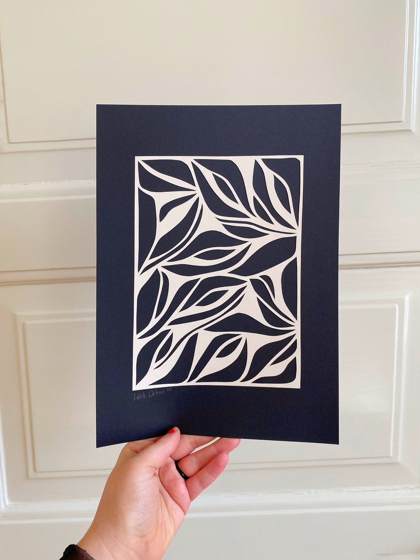 A4 papercut sort/creme