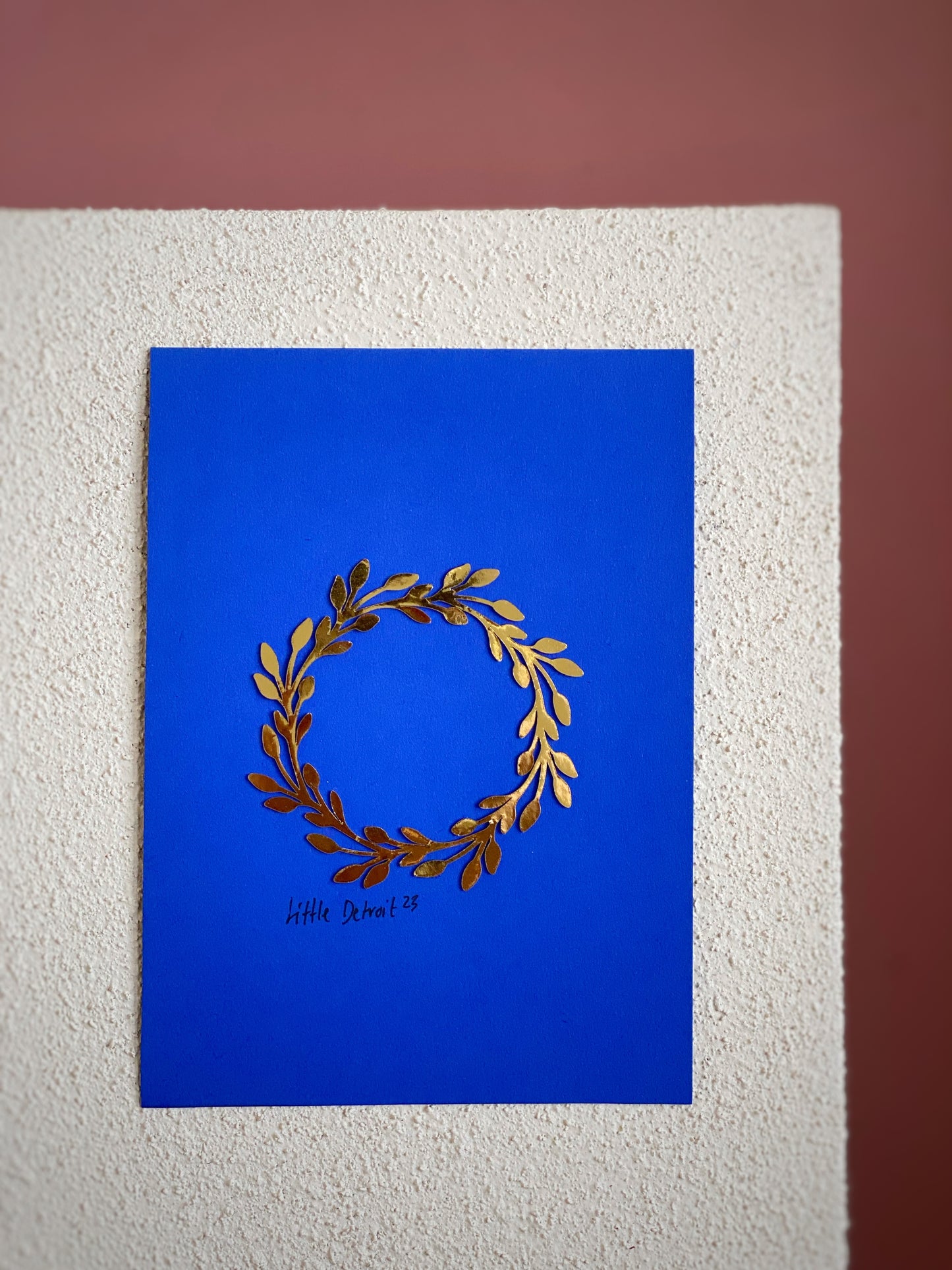 A6 Christmas card 'wreath' gold/royal blue