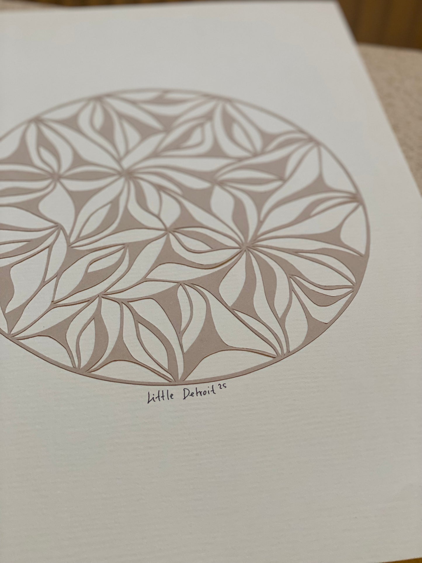 A3 papercut beige/creme