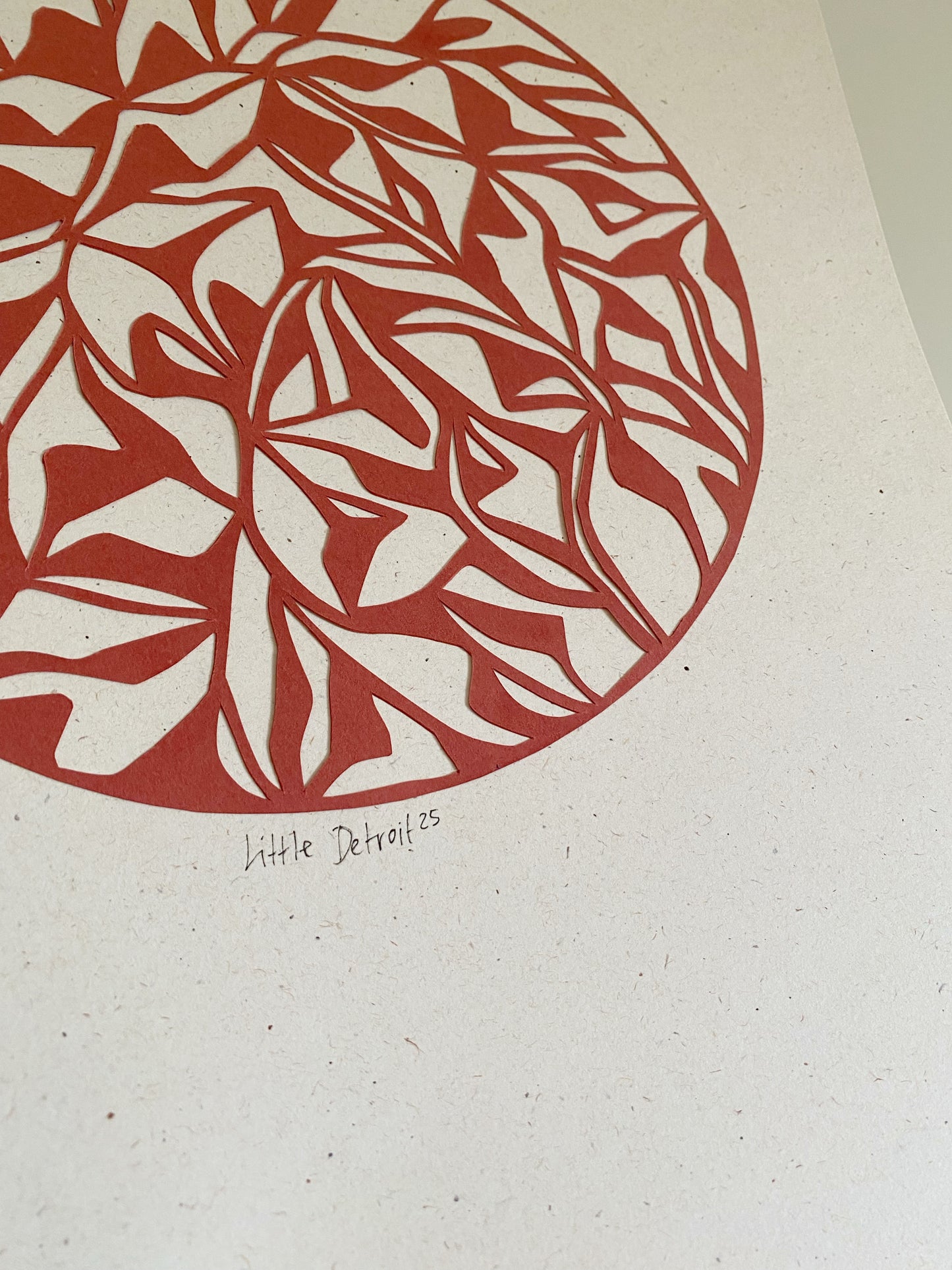 A3 papercut støvet rød/natur
