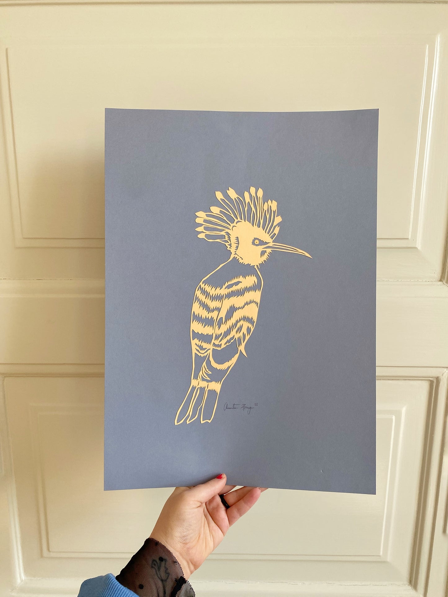 ‘Hærfugl’ a3 papercut lakse/støvet blå