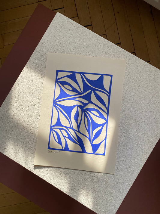 A4 papercut kongeblå/varm creme