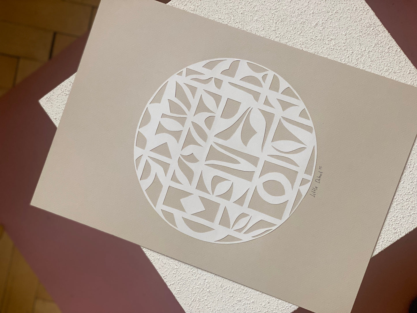 A3 papercut beige/creme