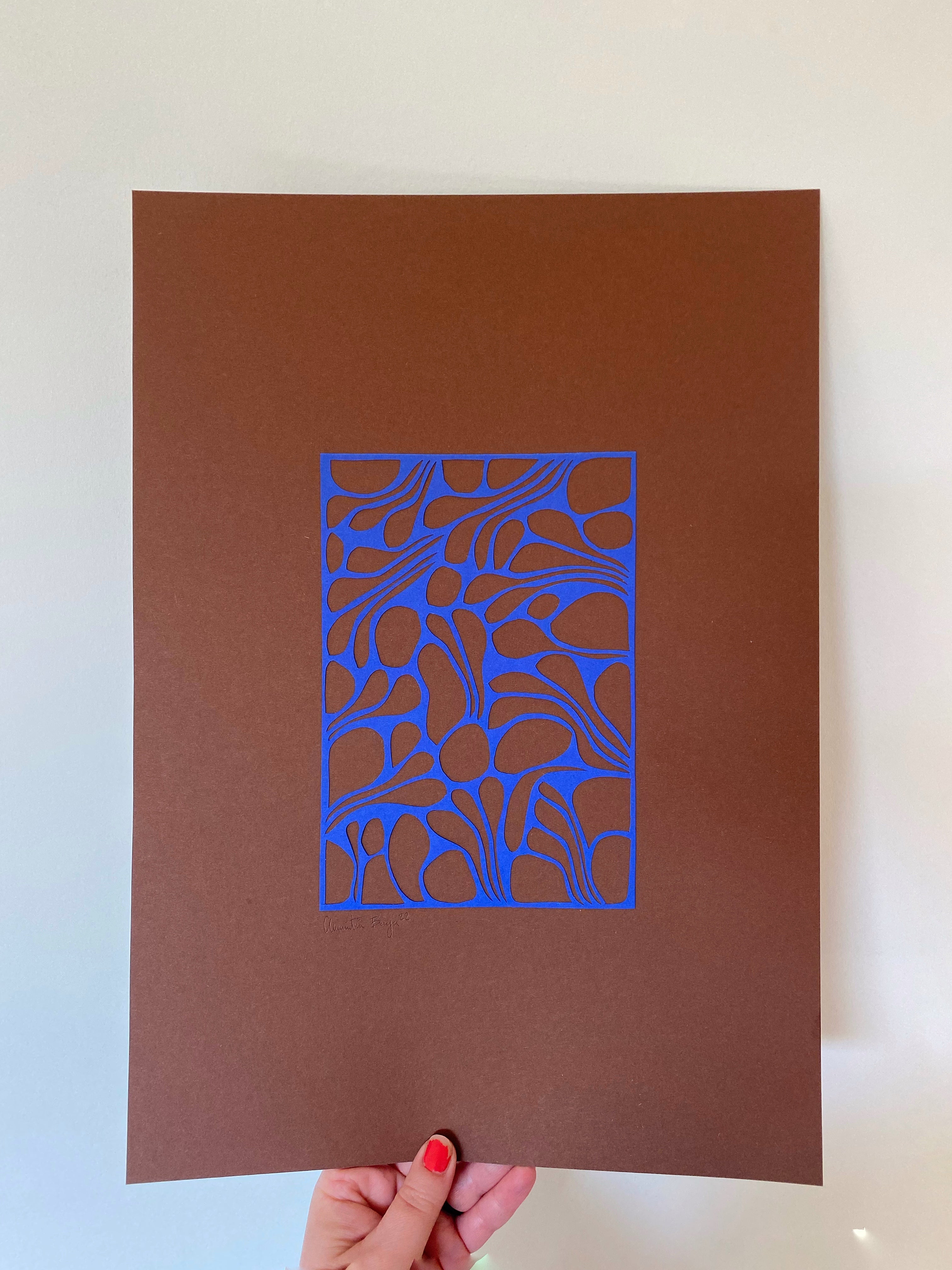 A3 papercut brun/kongeblå